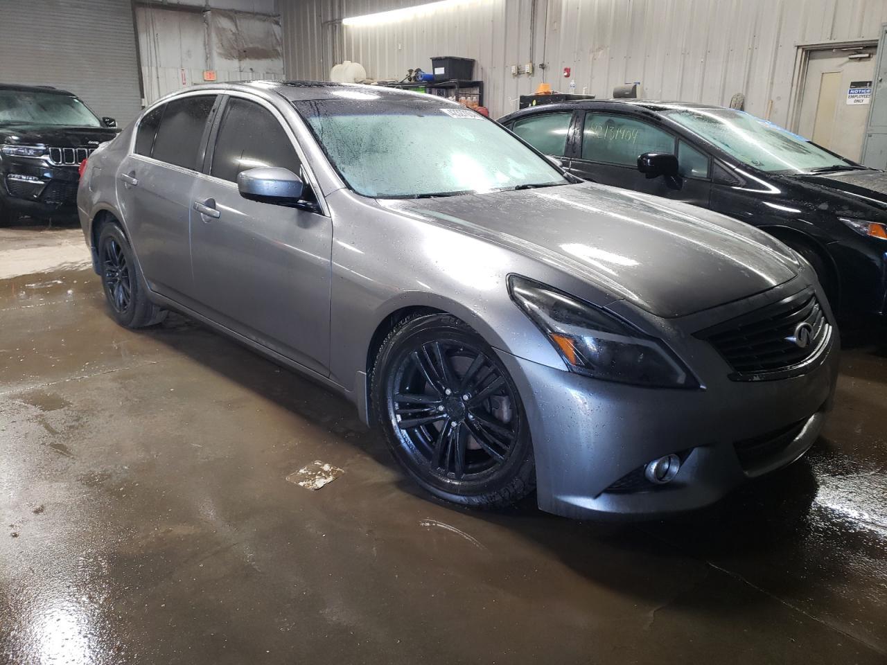 2012 INFINITI G37 - Image 4