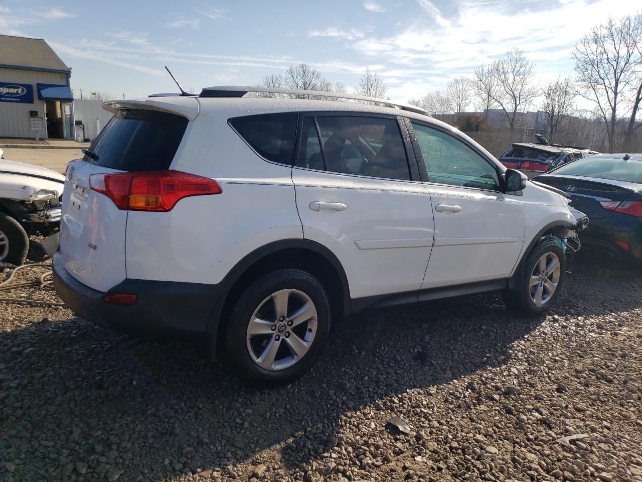 2015 TOYOTA RAV4 XLE - Image 3