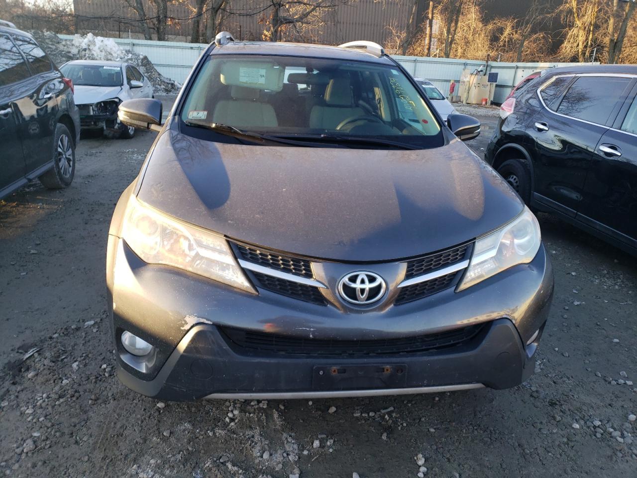 2015 TOYOTA RAV4 XLE - Image 5
