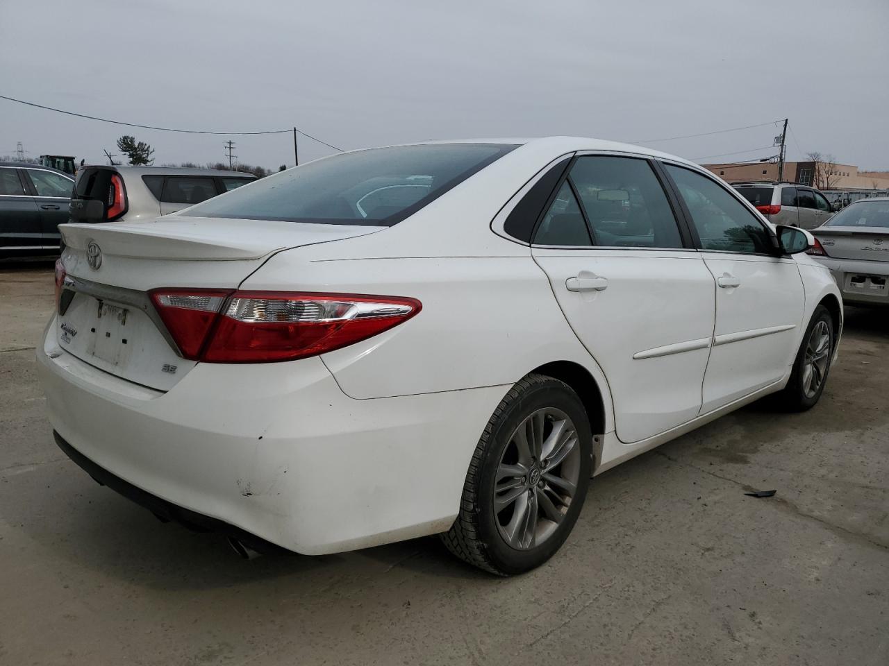 2016 TOYOTA CAMRY LE - Фото 3