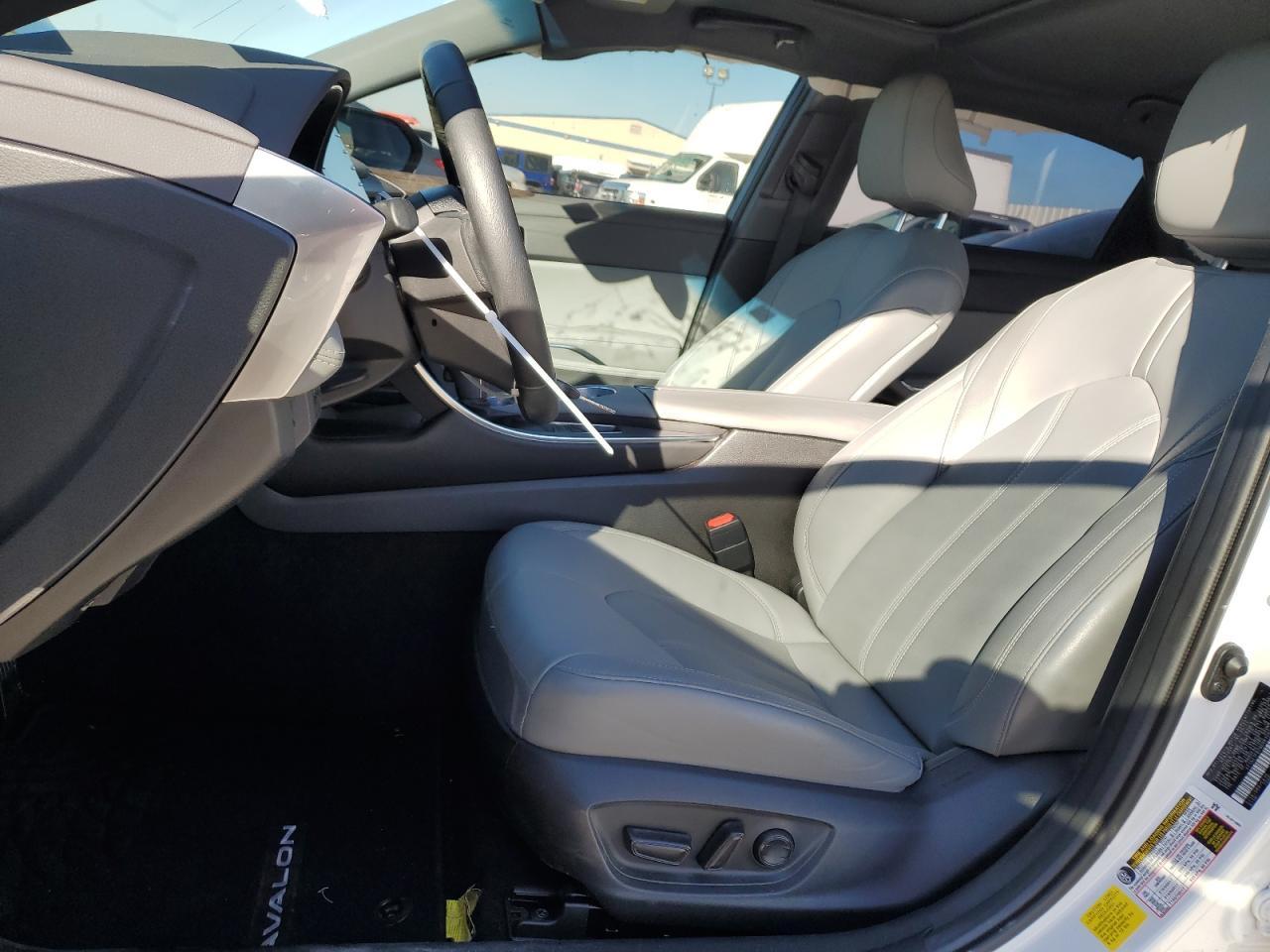 2022 TOYOTA AVALON XLE - Фото 7