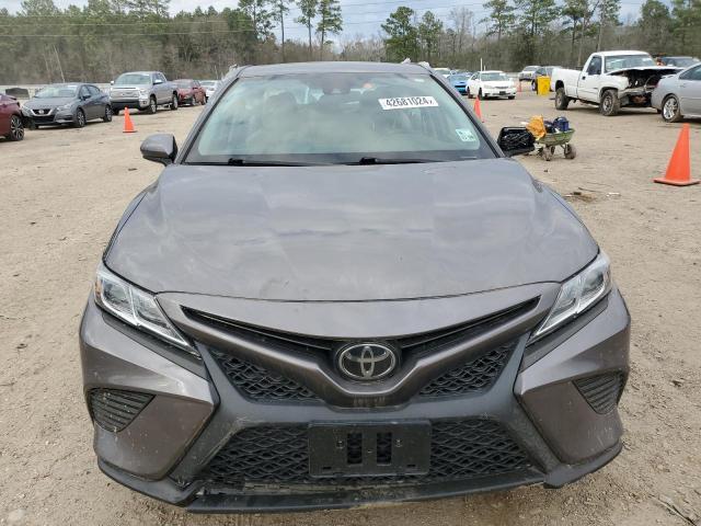 2020 Toyota Camry Se - Фото 5