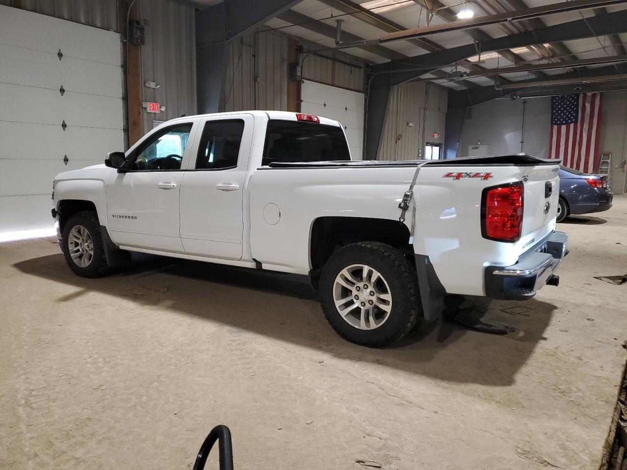 2017 CHEVROLET SILVERADO - Image 2