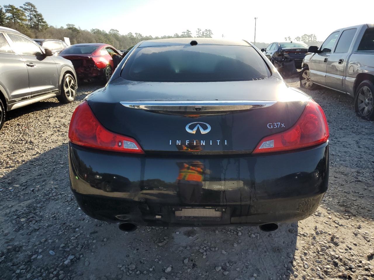 2012 INFINITI G37 - Image 6
