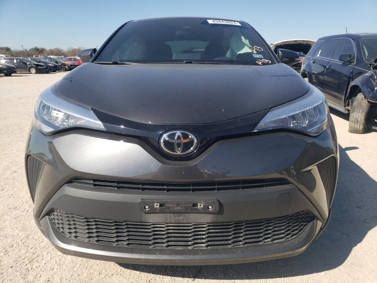 2021 TOYOTA C-HR XLE - Фото 5