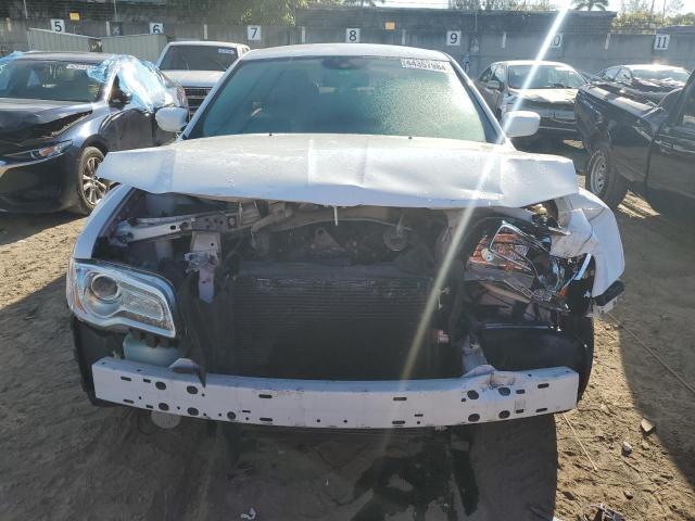 2014 Chrysler 300 - Image 5