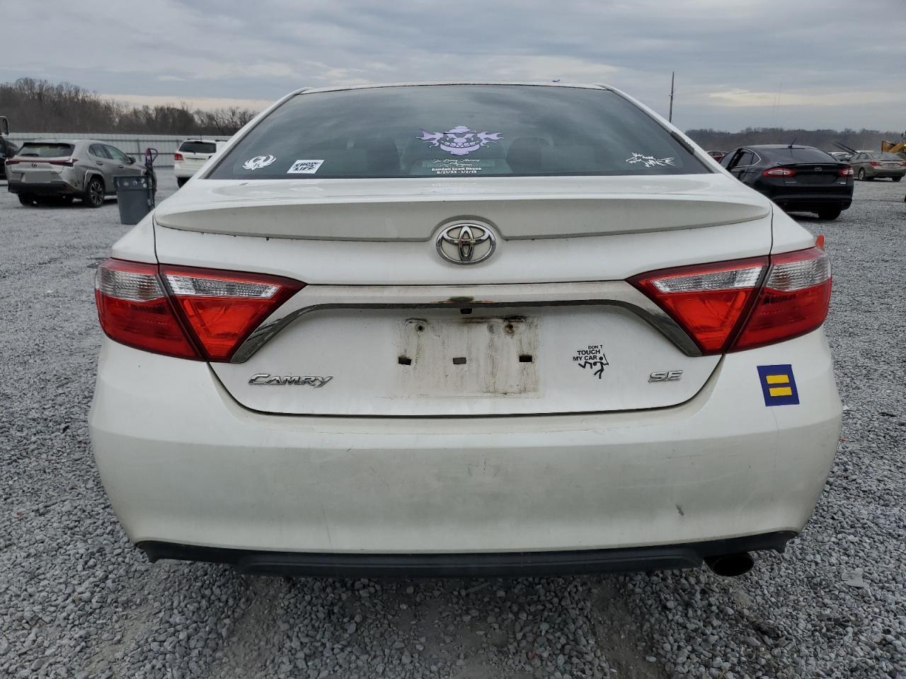 2015 TOYOTA CAMRY LE - Фото 6