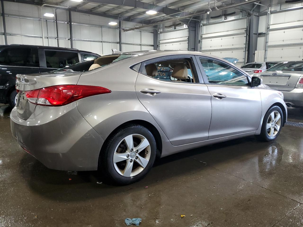 2013 HYUNDAI ELANTRA GL - Image 3