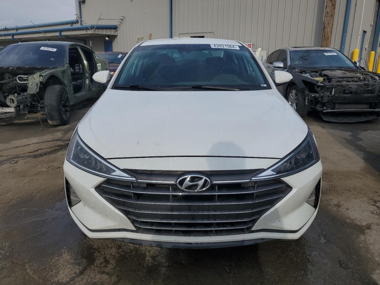 2019 HYUNDAI ELANTRA SE - Фото 5