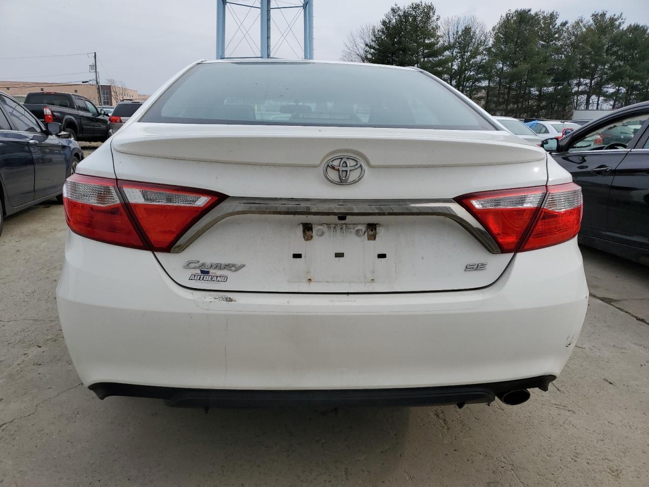 2016 TOYOTA CAMRY LE - Фото 6