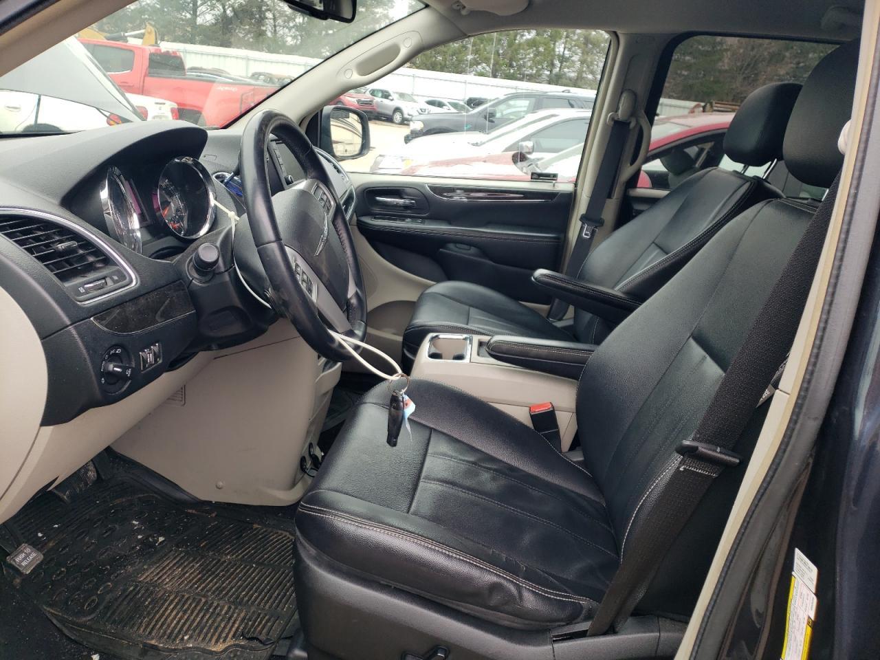 2014 CHRYSLER TOWN & COU - Image 7