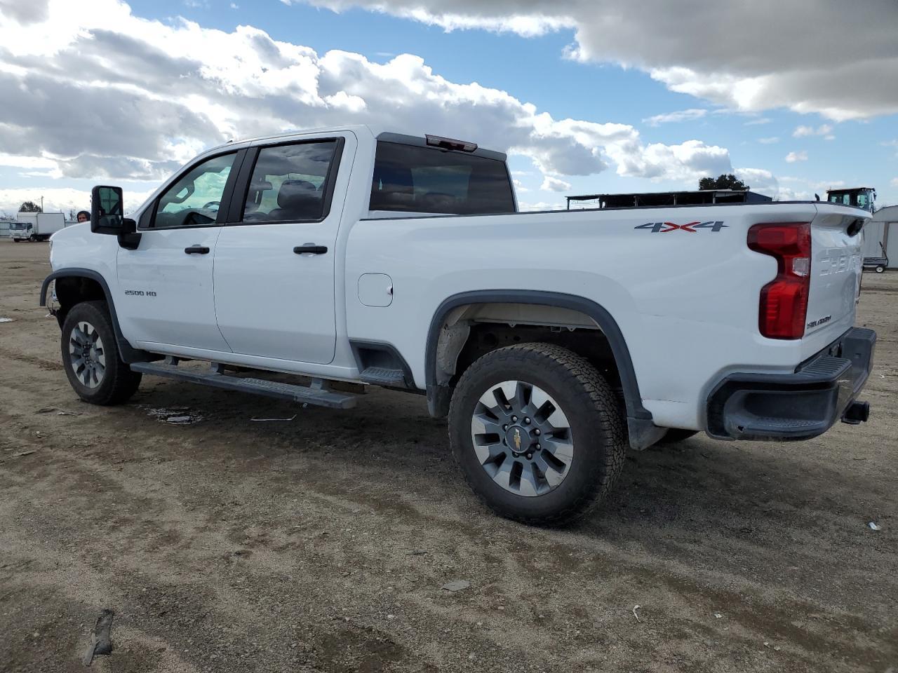 2023 CHEVROLET SILVERADO - Image 2