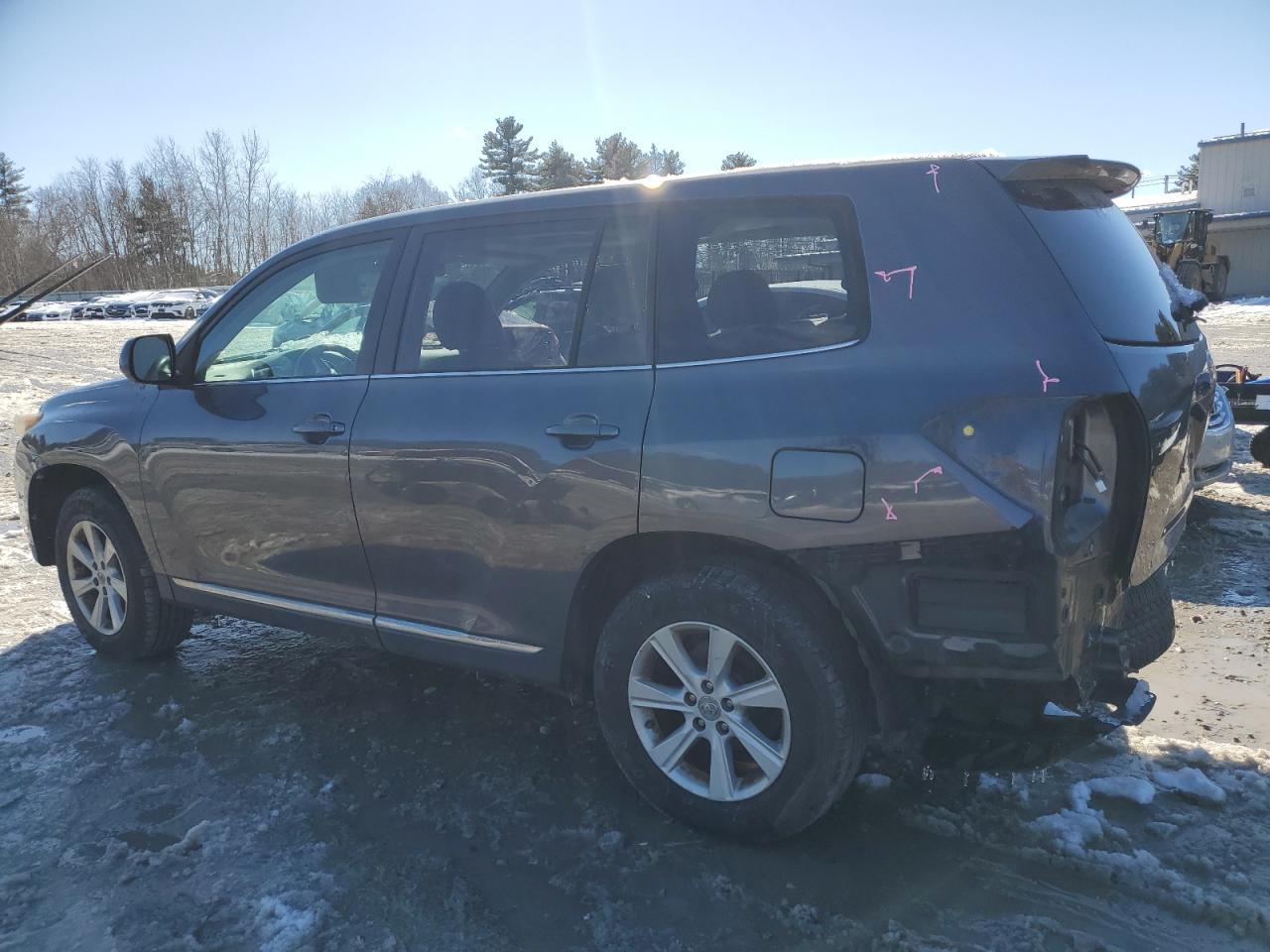 2011 TOYOTA HIGHLANDER - Image 2