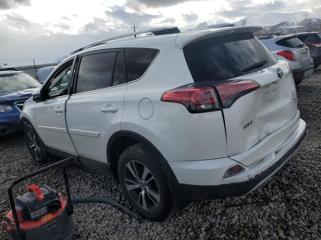 2017 TOYOTA RAV4 XLE - Image 2
