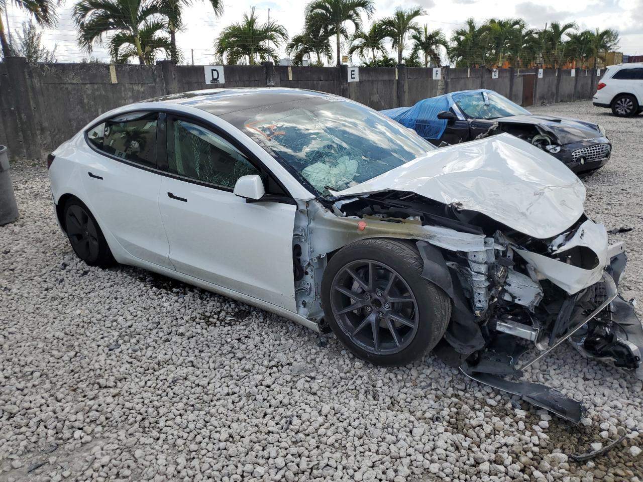 2023 TESLA MODEL 3 - Фото 4