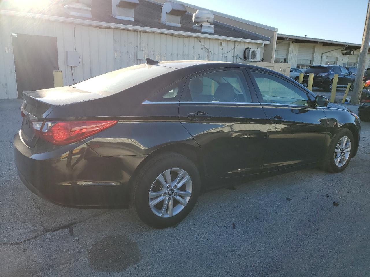 2011 HYUNDAI SONATA GLS - Image 3