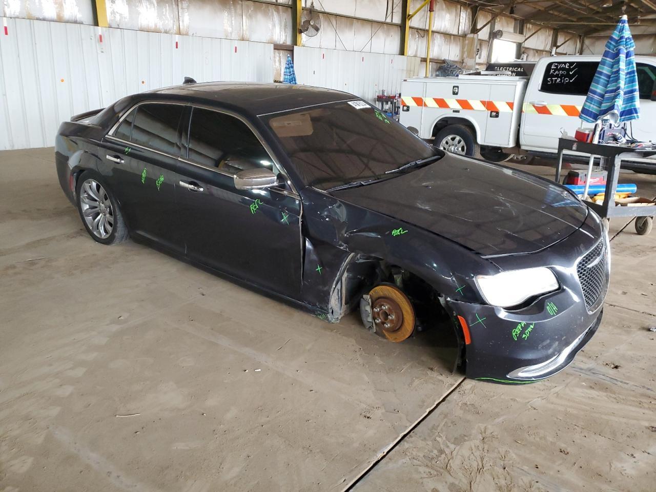 2015 CHRYSLER 300C - Фото 4
