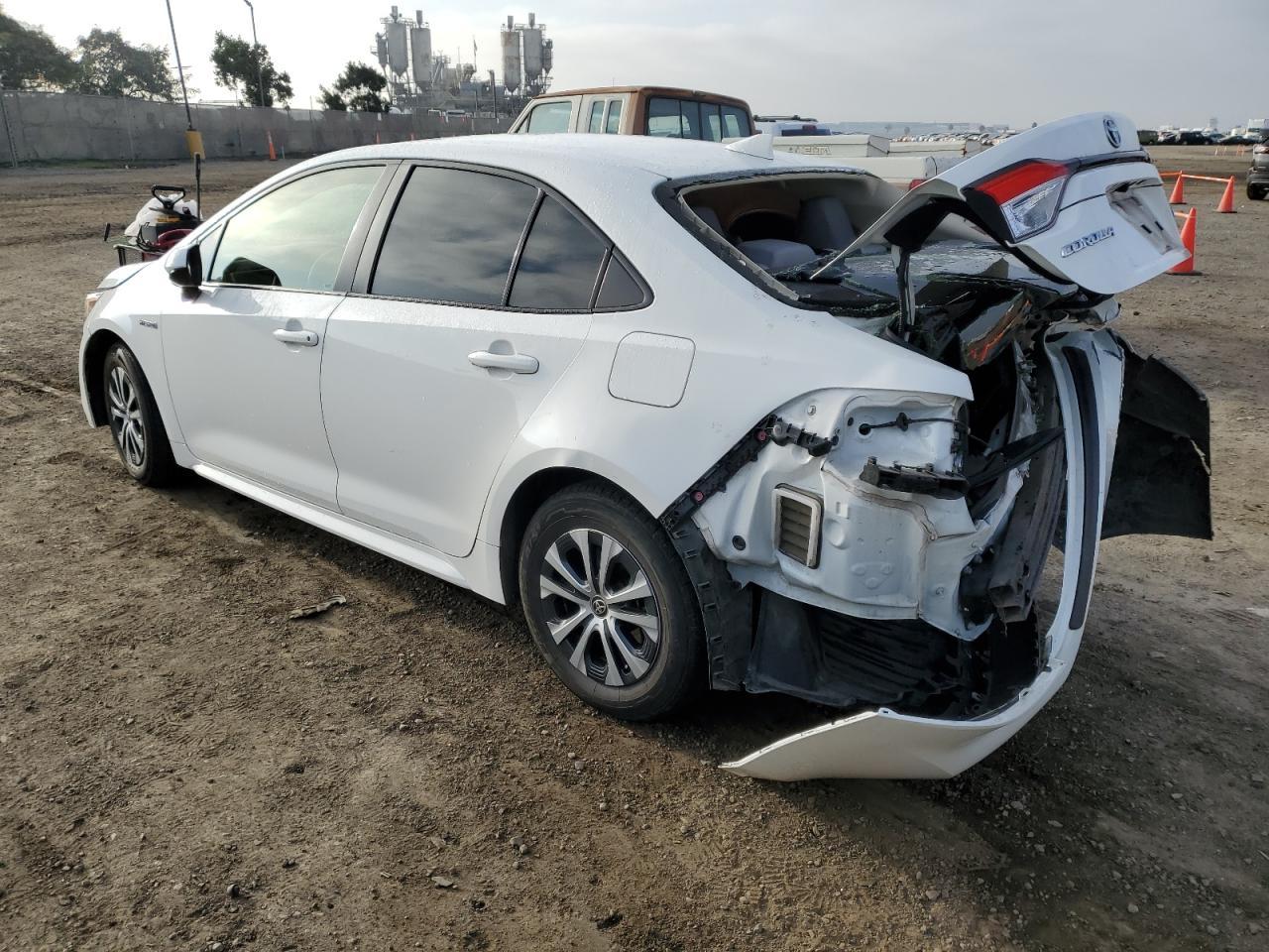 2021 TOYOTA COROLLA LE - Фото 2