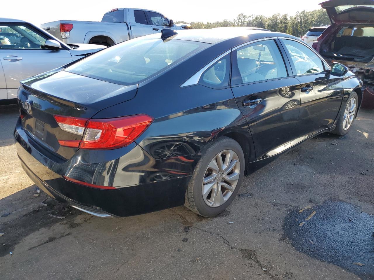 2018 HONDA ACCORD LX - Фото 3