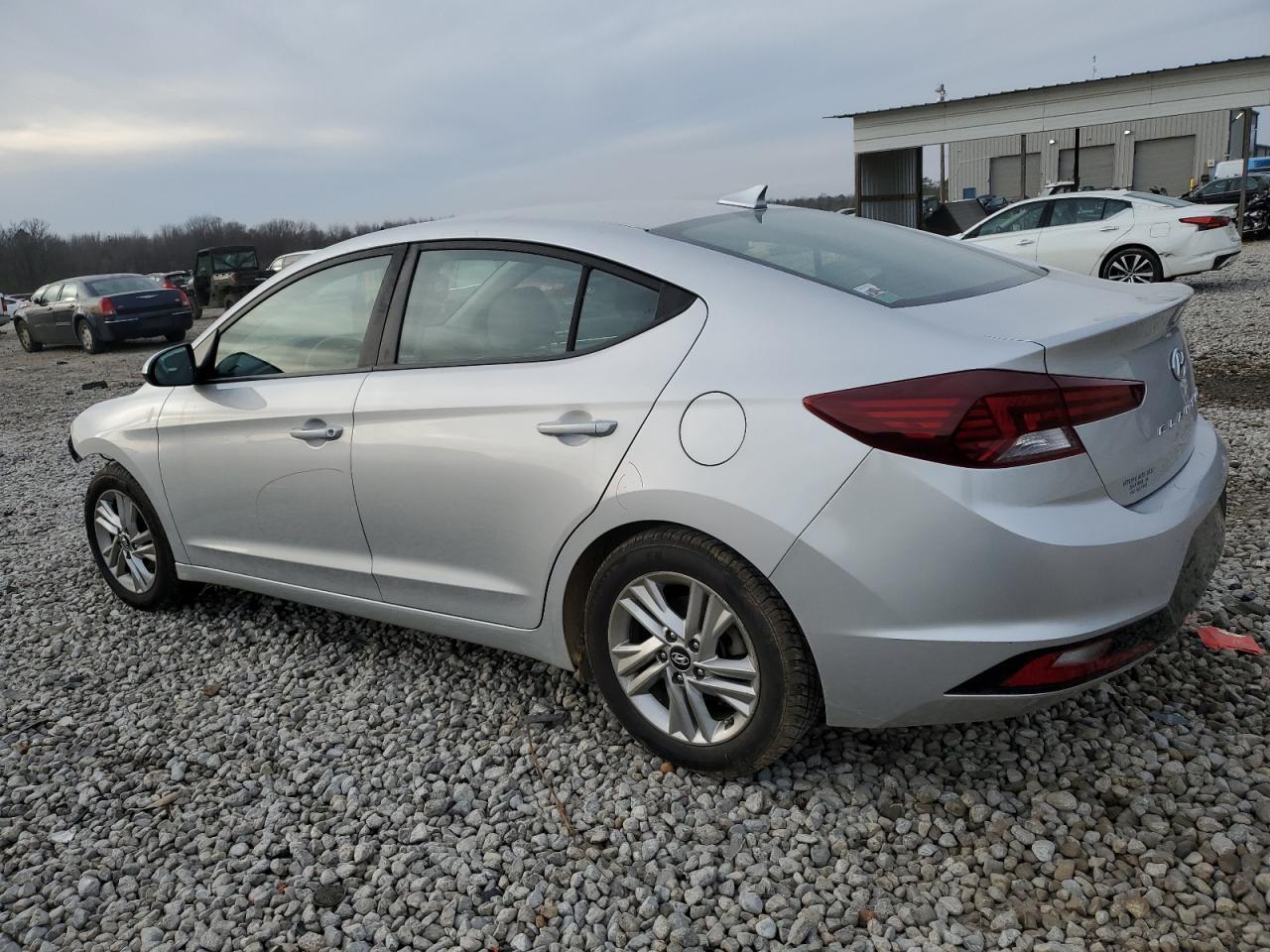 2019 HYUNDAI ELANTRA SE - Фото 2