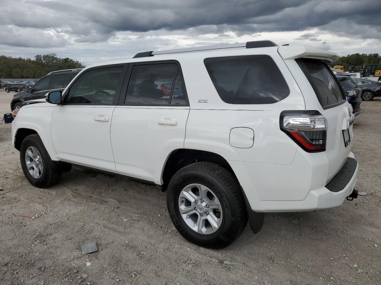 2024 TOYOTA 4RUNNER SR - Фото 2