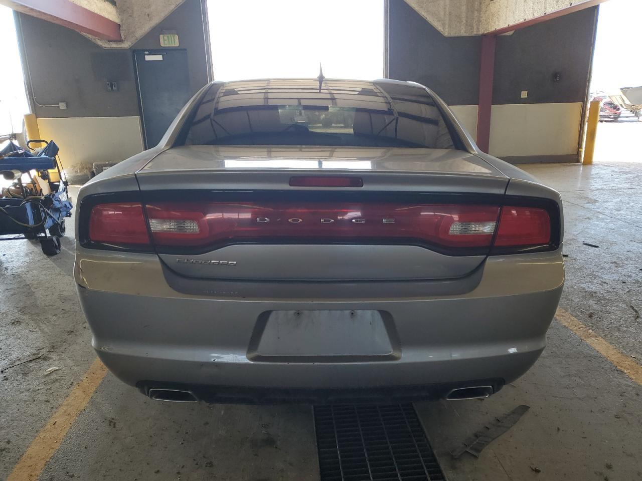 2014 DODGE CHARGER SE - Фото 6