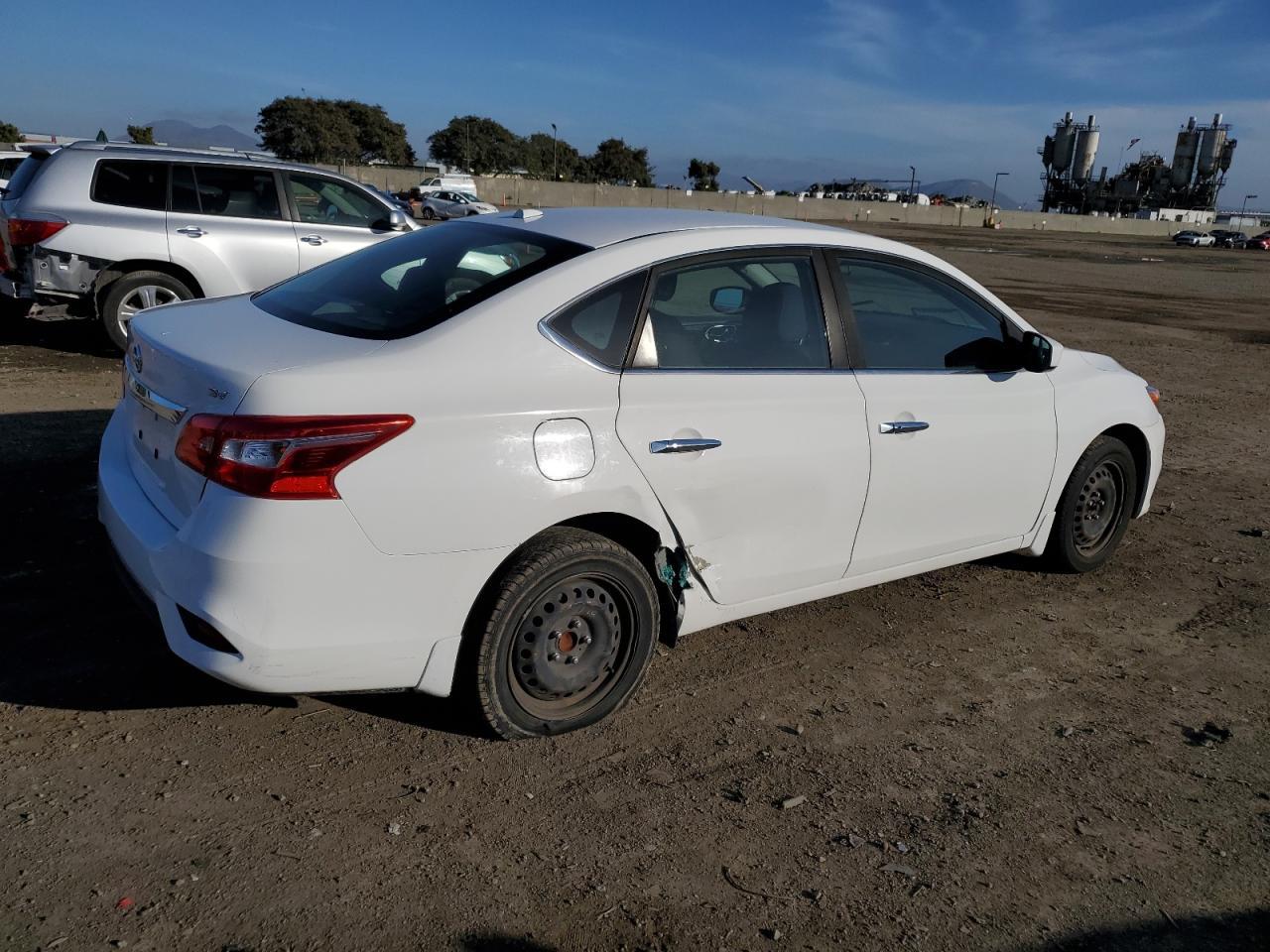 2017 NISSAN SENTRA S - Фото 3