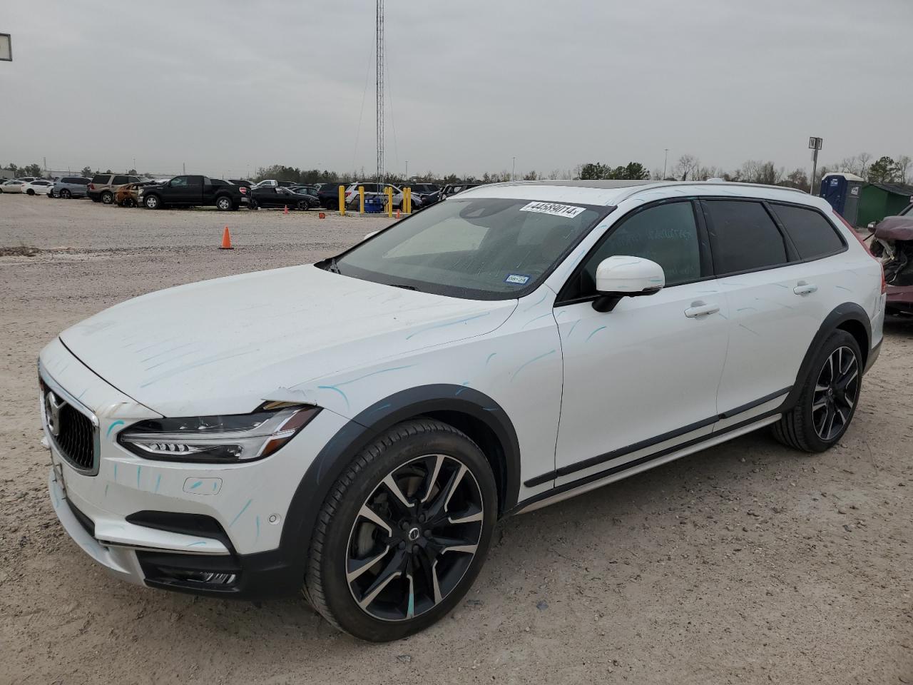 2017 VOLVO V90 CROSS car image