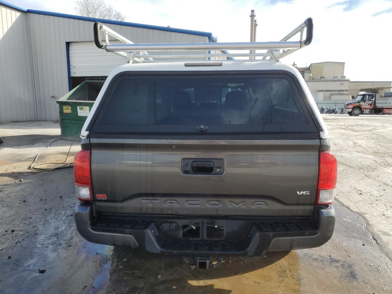2017 TOYOTA TACOMA DOU - Фото 6