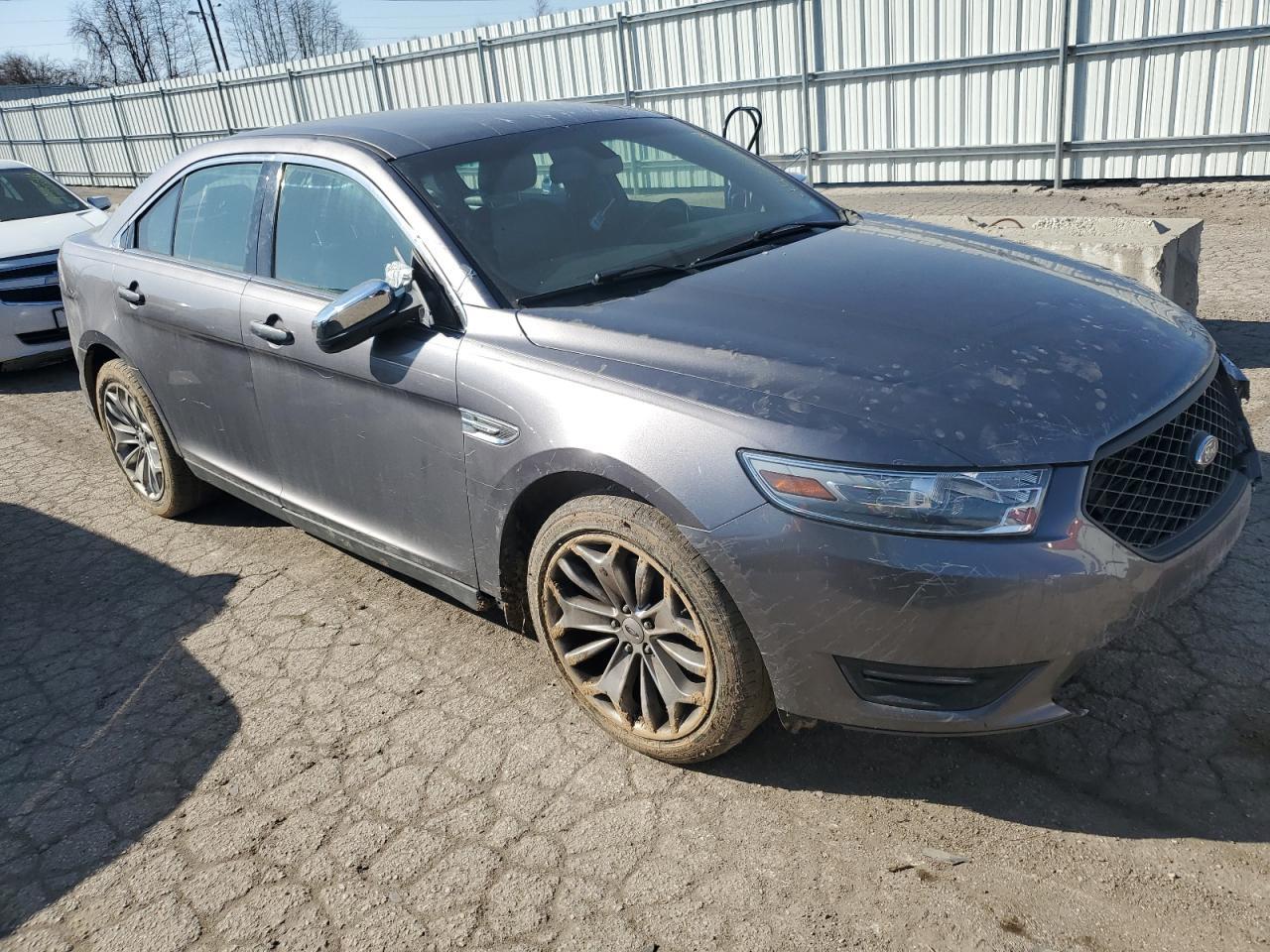 2013 FORD TAURUS LIM - Image 4