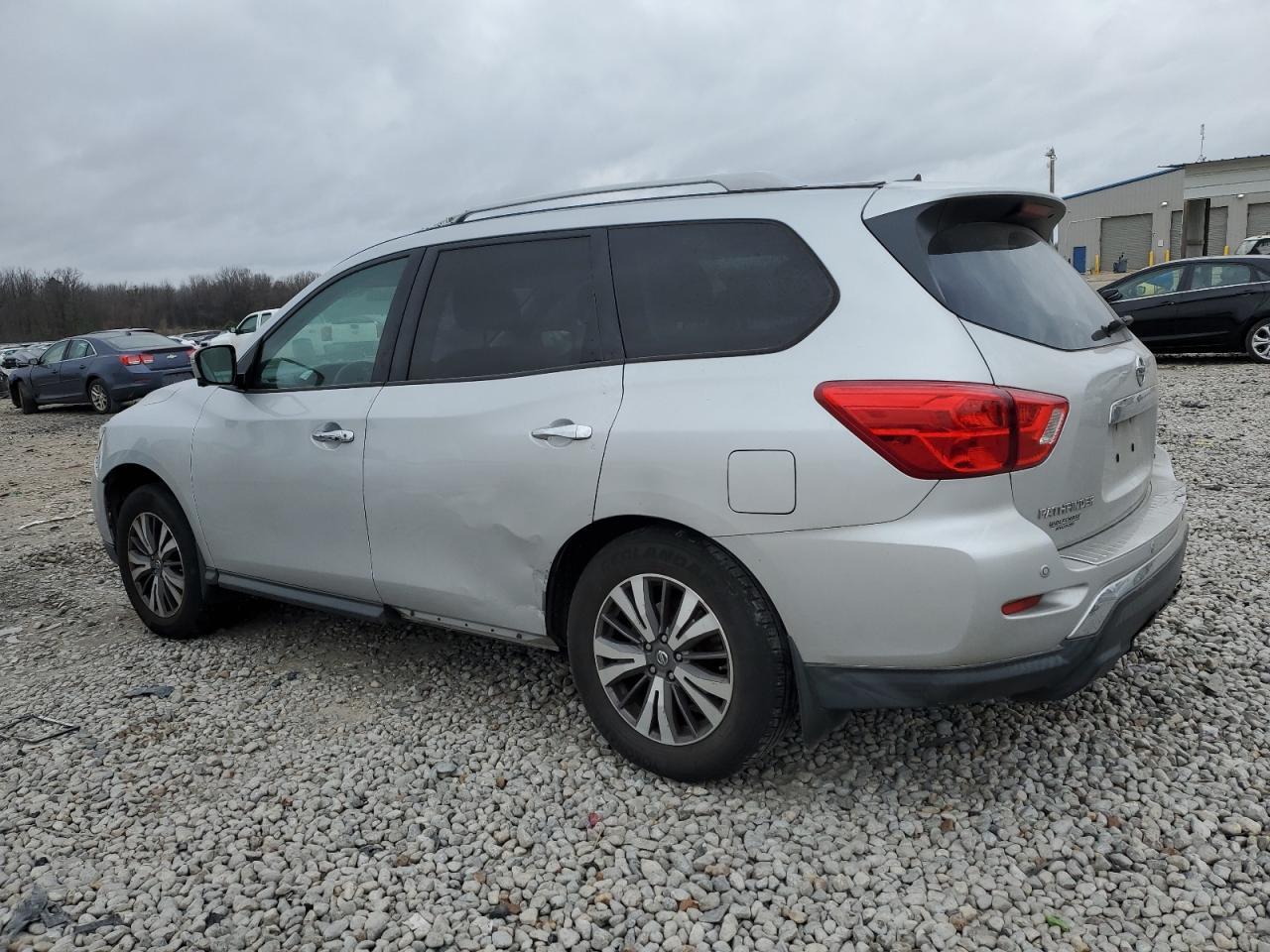 2017 NISSAN PATHFINDER - Image 2