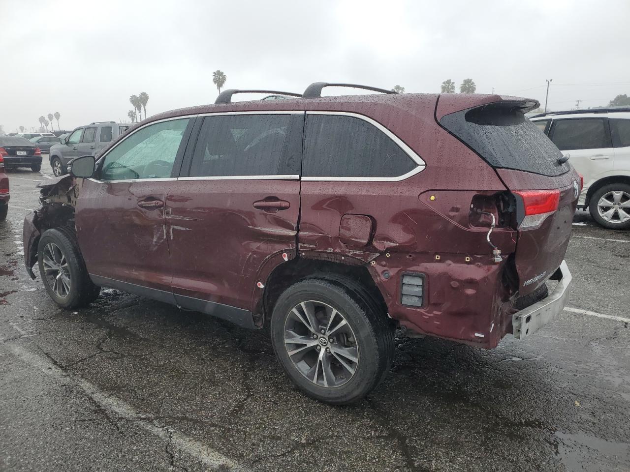 2019 TOYOTA HIGHLANDER - Image 2