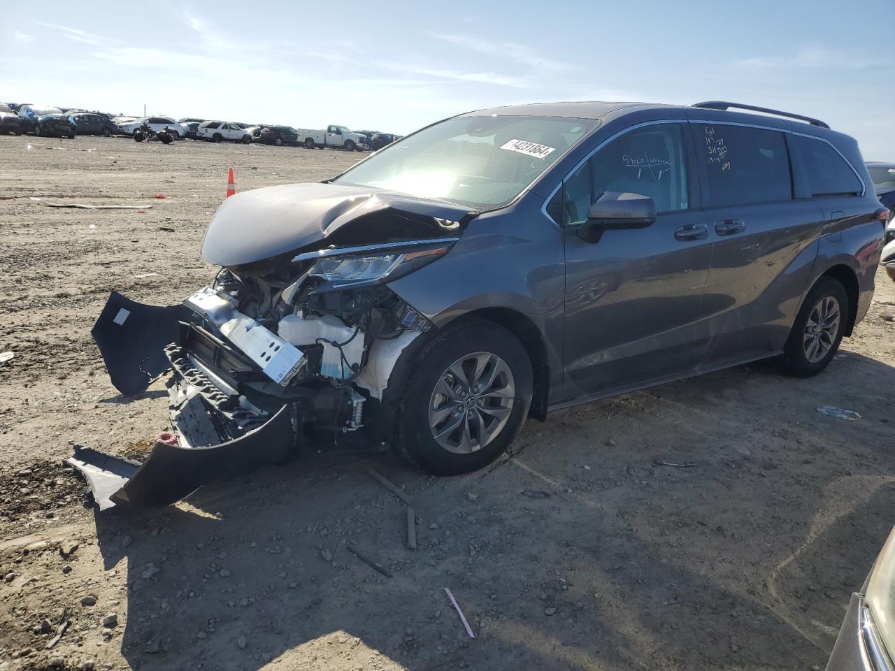 2021 TOYOTA SIENNA LE car image