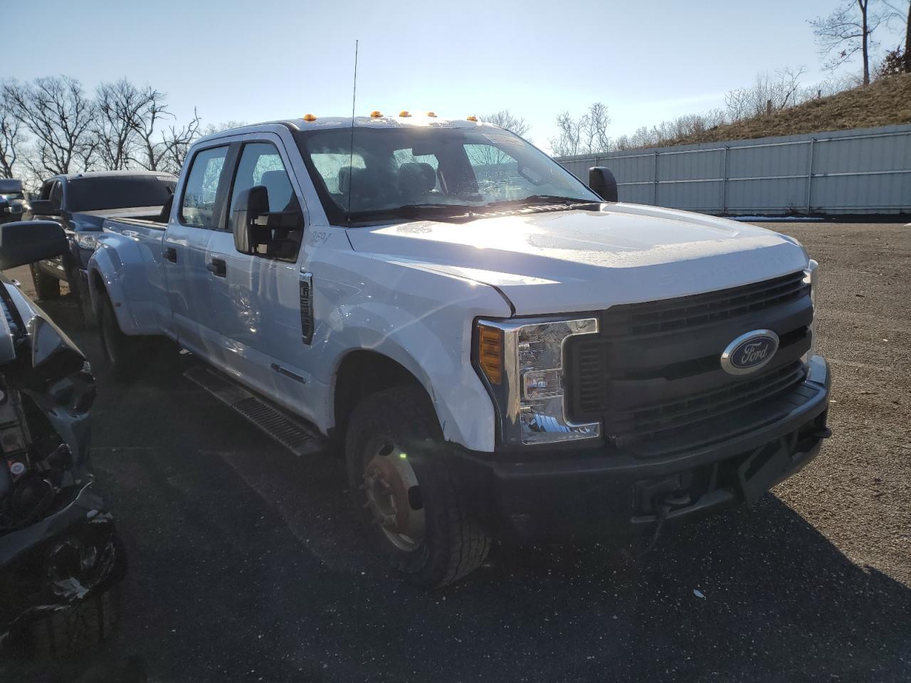 2017 FORD F350 SUPER - Image 4