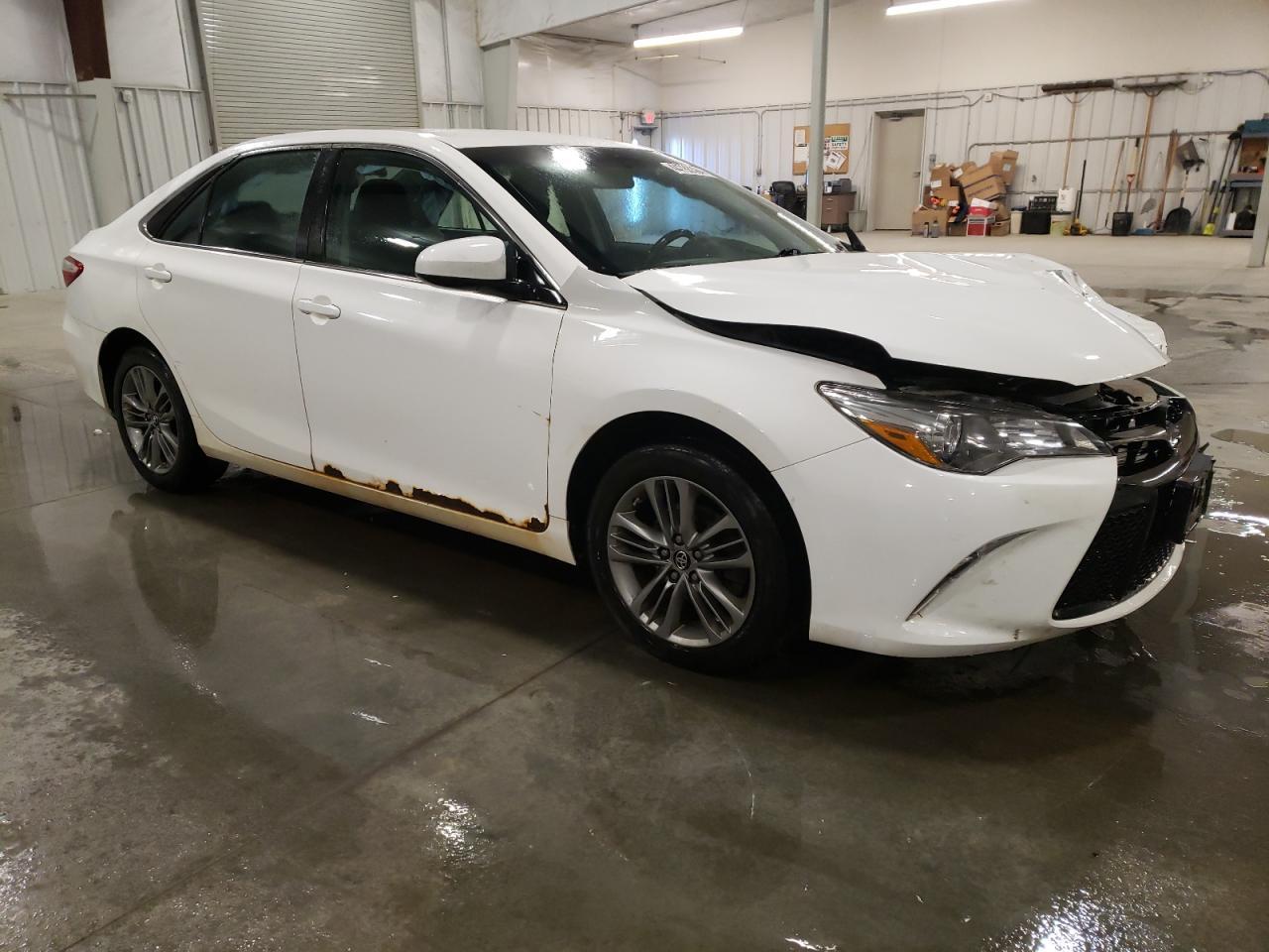 2016 TOYOTA CAMRY LE - Image 4