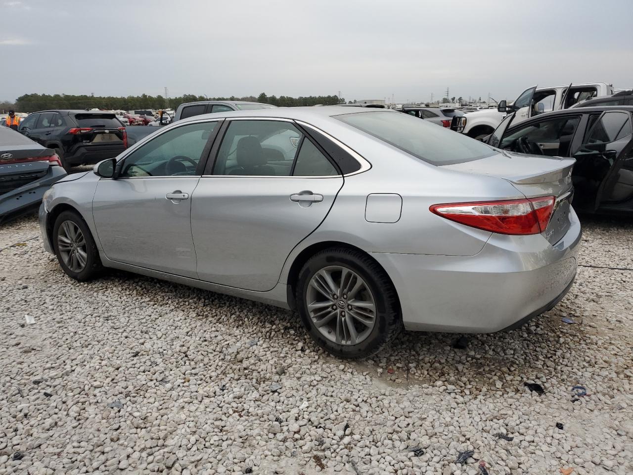 2015 TOYOTA CAMRY LE - Фото 2