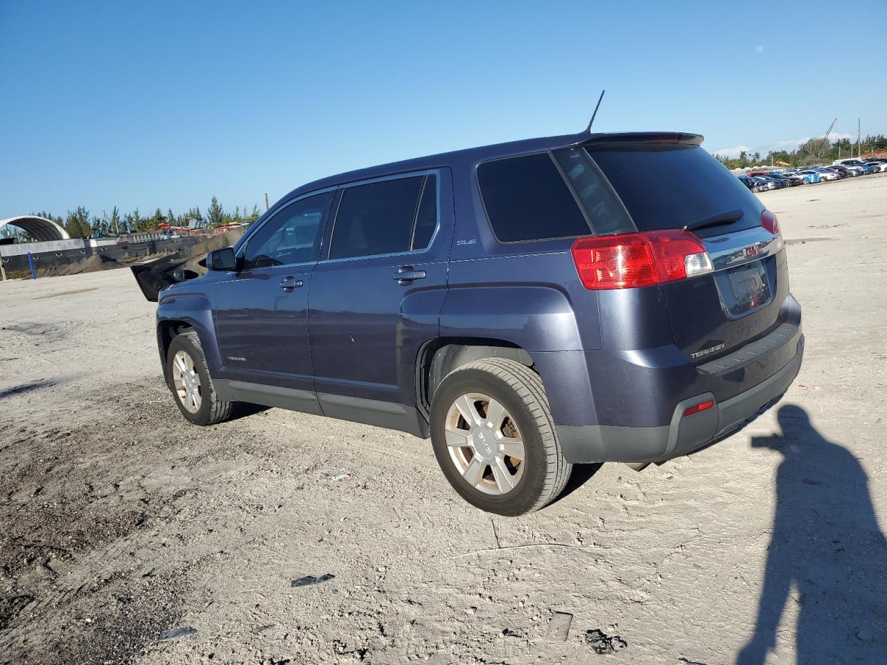 2013 GMC TERRAIN SL - Image 2