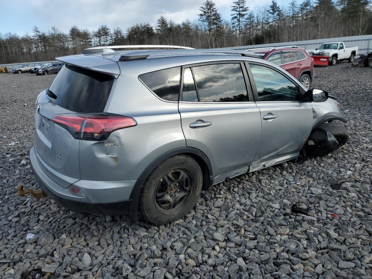 2017 TOYOTA RAV4 LE - Фото 3