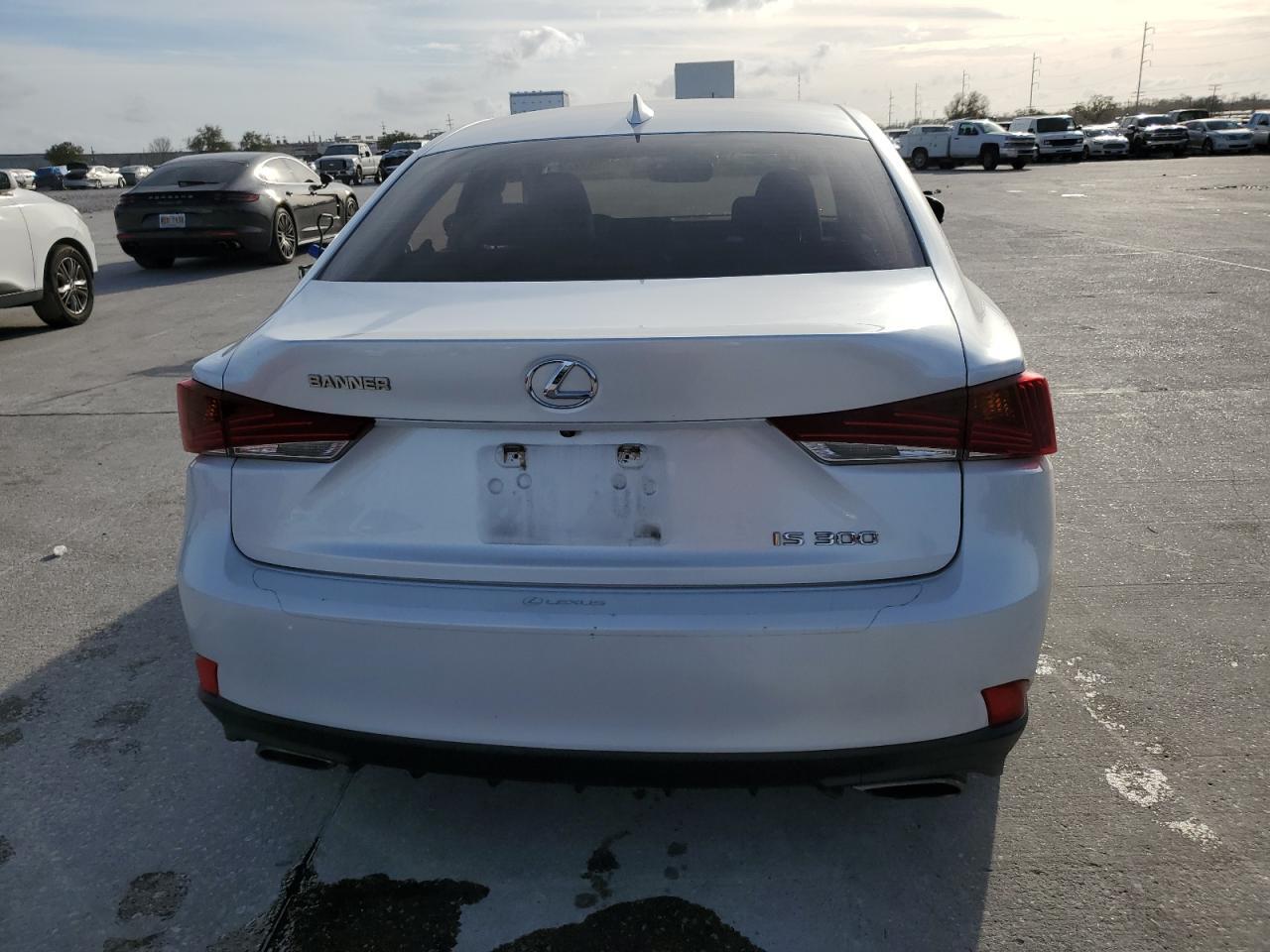 2018 LEXUS IS 300 - Фото 6