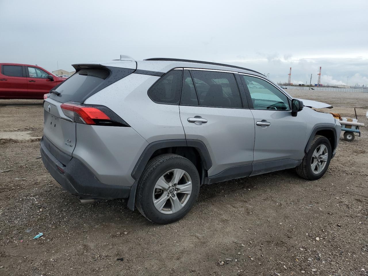 2021 TOYOTA RAV4 LE - Image 3