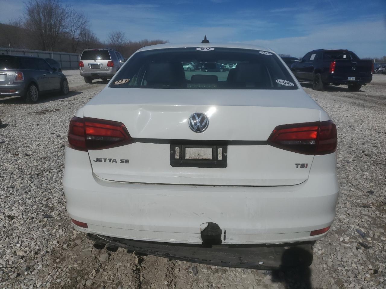2017 VOLKSWAGEN JETTA SE - Image 6