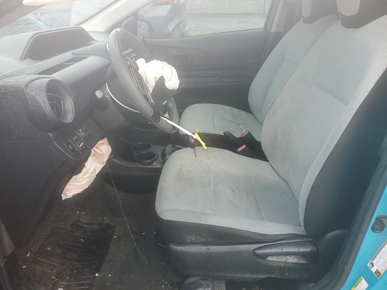 2018 TOYOTA PRIUS C - Image 7
