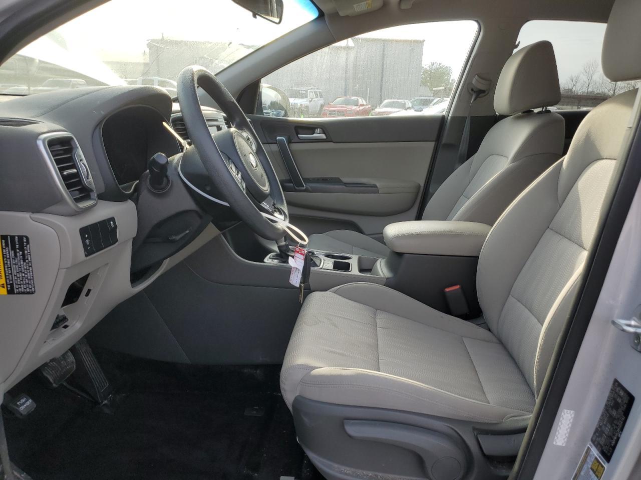 2017 KIA SPORTAGE L - Image 7