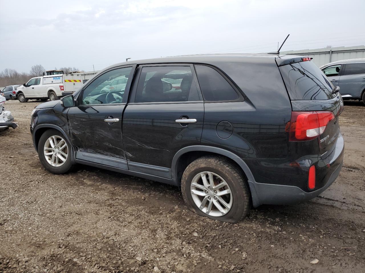 2014 KIA SORENTO LX - Image 2