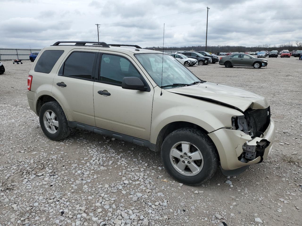 2010 FORD ESCAPE XLT - Image 4