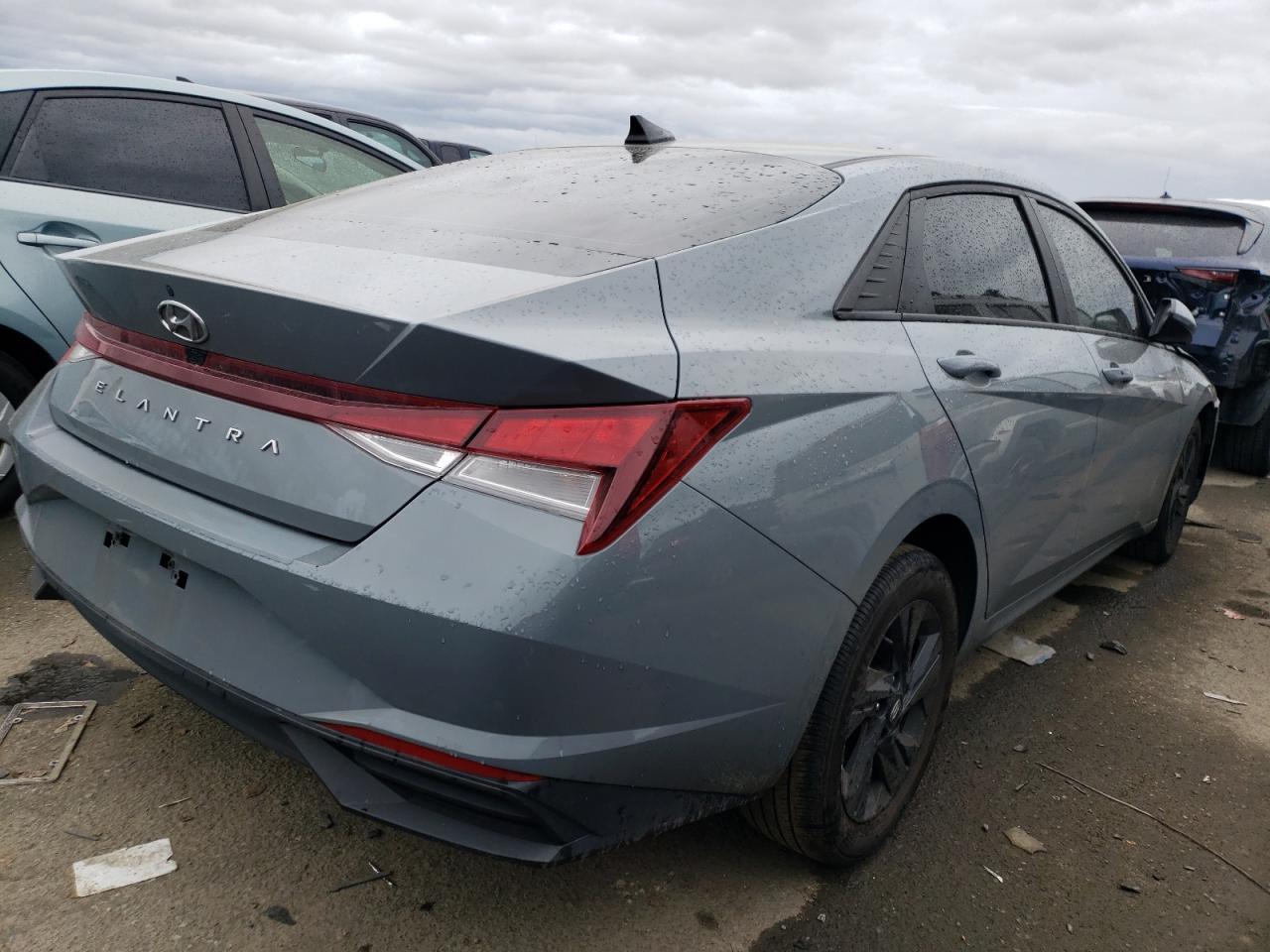 2022 HYUNDAI ELANTRA SE - Фото 3