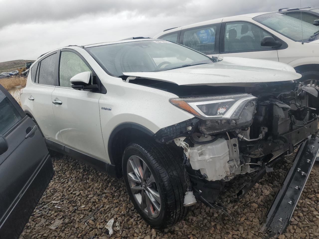 2017 TOYOTA RAV4 HV LI - Image 4