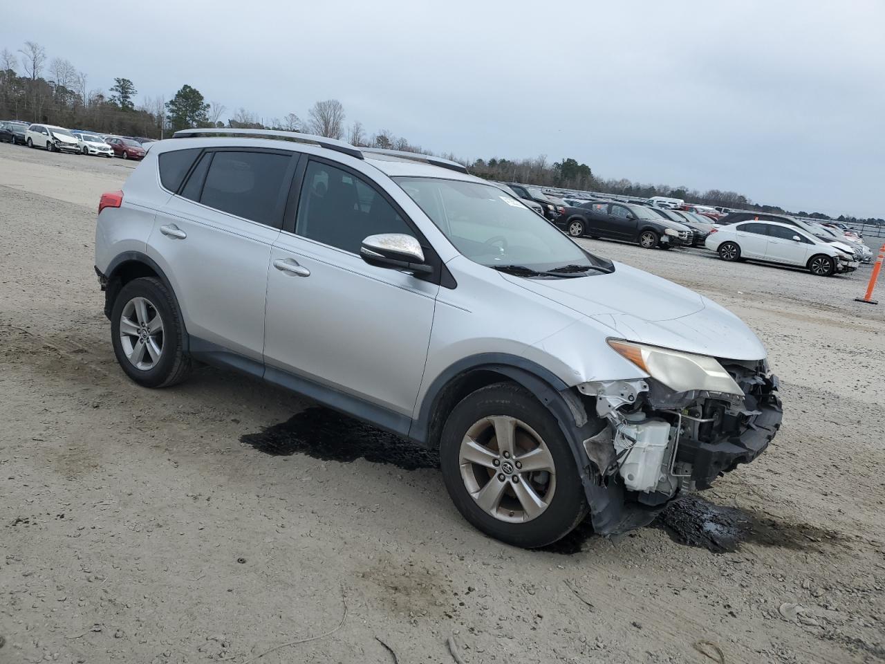 2015 TOYOTA RAV4 XLE - Image 4