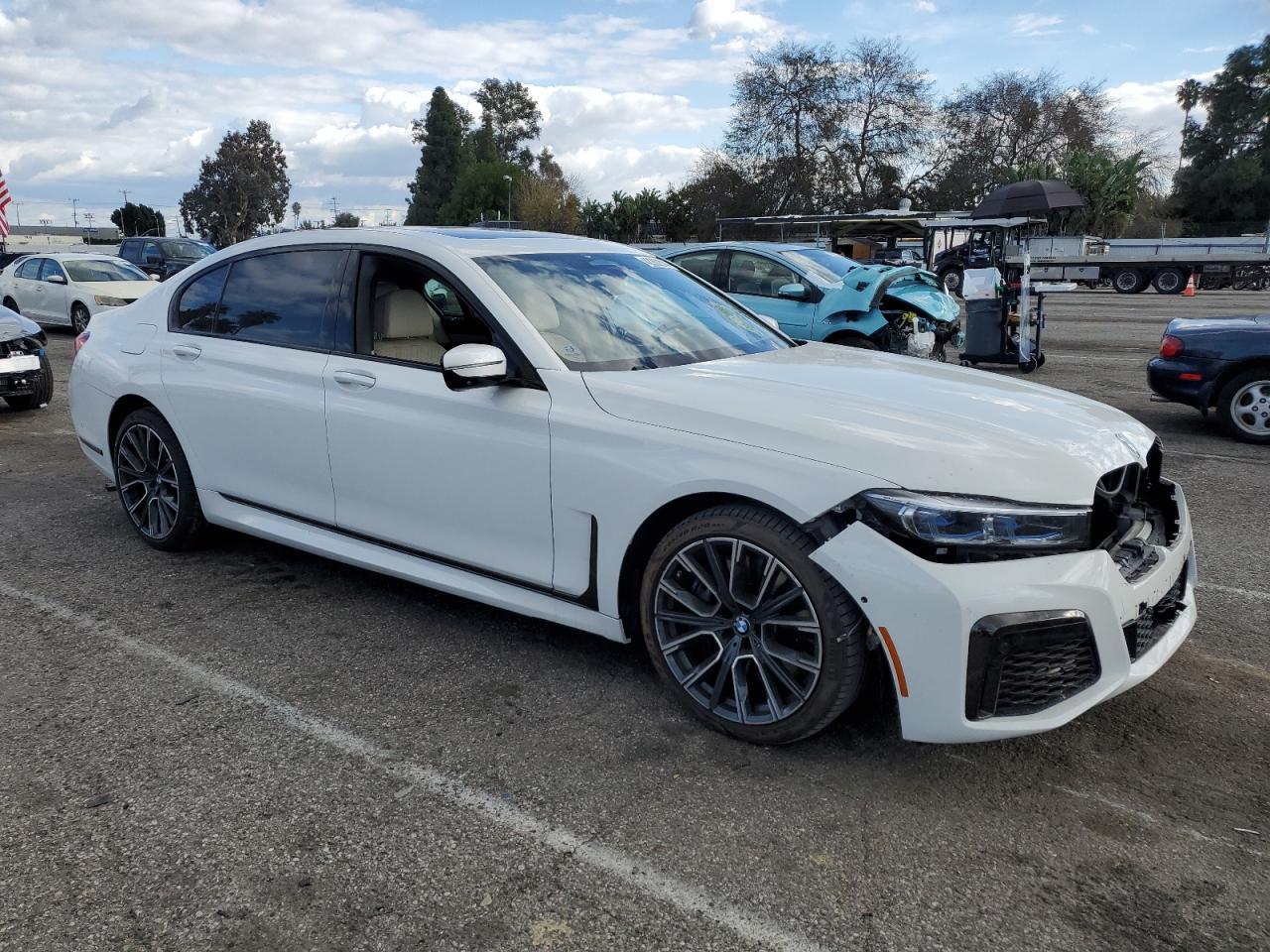 2020 BMW 750 XI - Фото 4