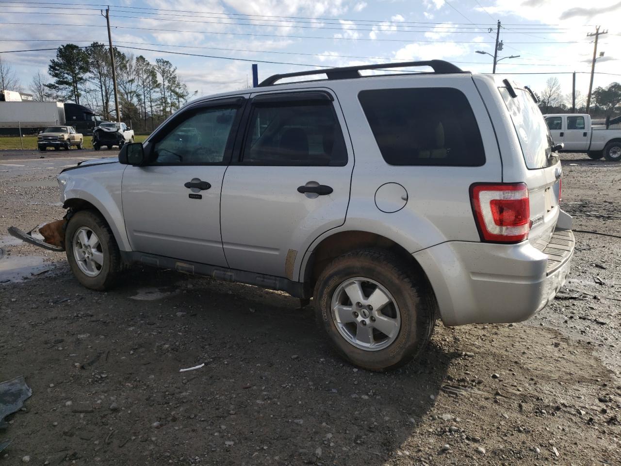 2012 FORD ESCAPE XLT - Image 2
